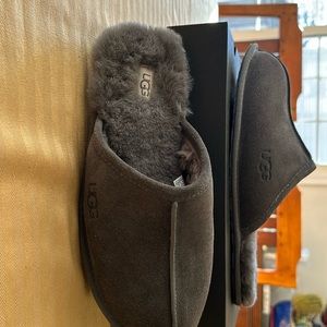 Ugg Men’s Scuff Slippers Grey size 11 New In Box
